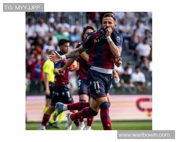 西乙联赛竞争加剧拉科与桑坦德双雄领跑冲甲形势愈发紧张